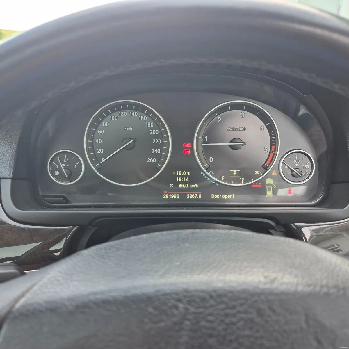 BMW 5-Series 2011 - Image 2
