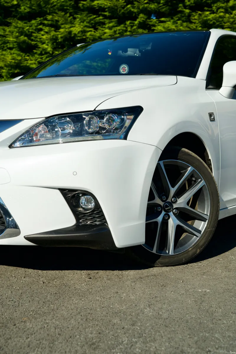 Lexus CT200H F-SPORT 2017 - Image 4