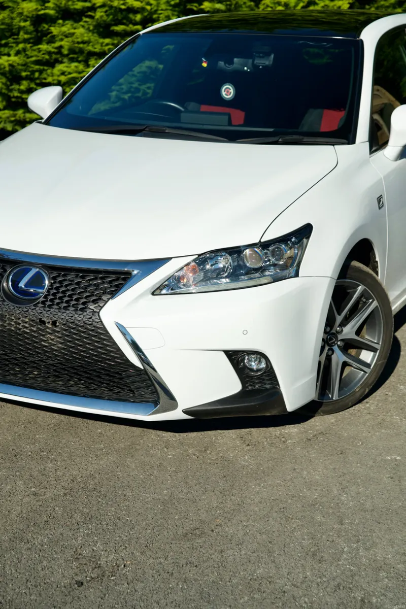 Lexus CT200H F-SPORT 2017 - Image 3