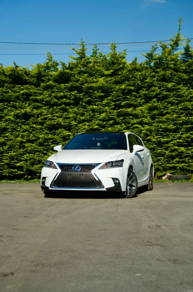 Lexus CT200H F-SPORT 2017 - Image 1