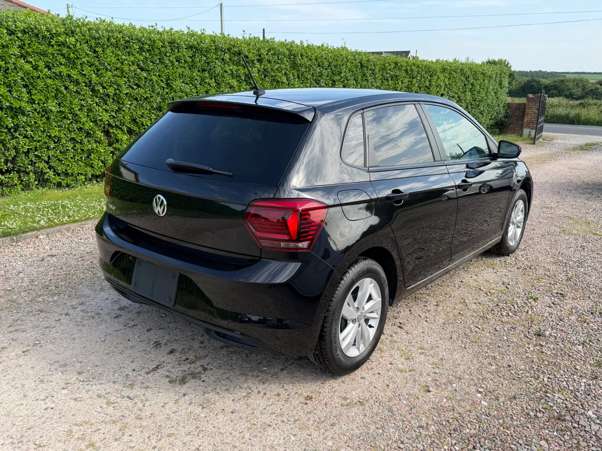 201 Volkswagen Polo Comfortline DSG - Image 4