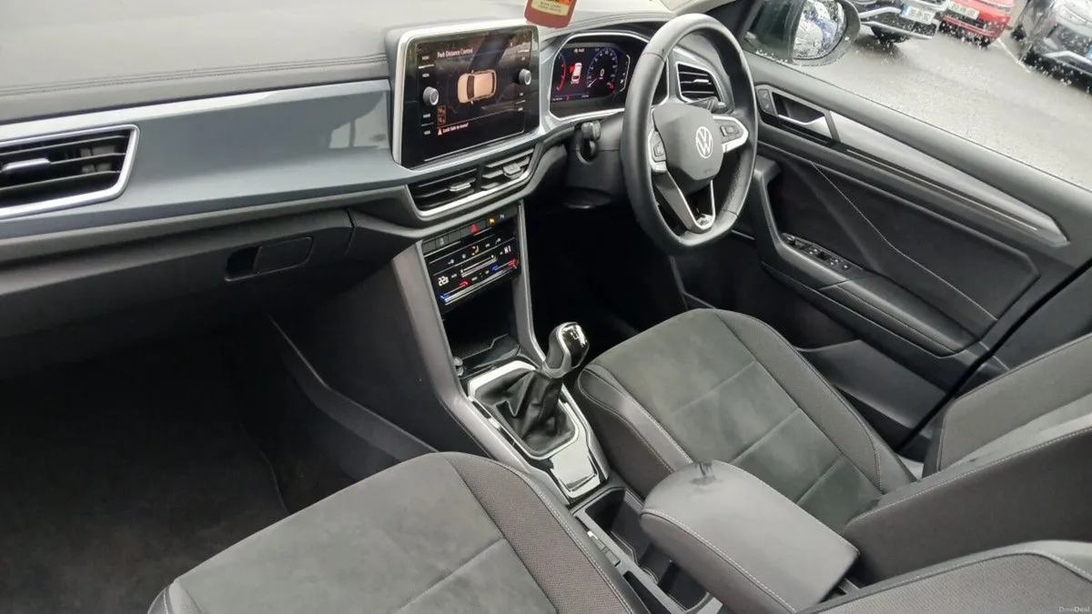 Volkswagen T-Roc Style 1.0 TSI 110HP **REAR VIEW C - Image 3