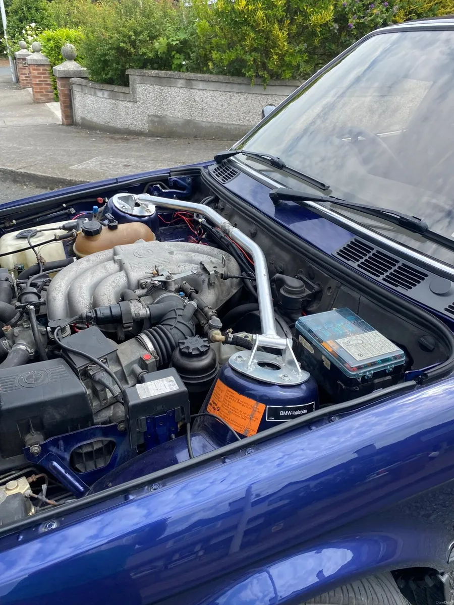 BMW 3-Series 1987 - Image 3