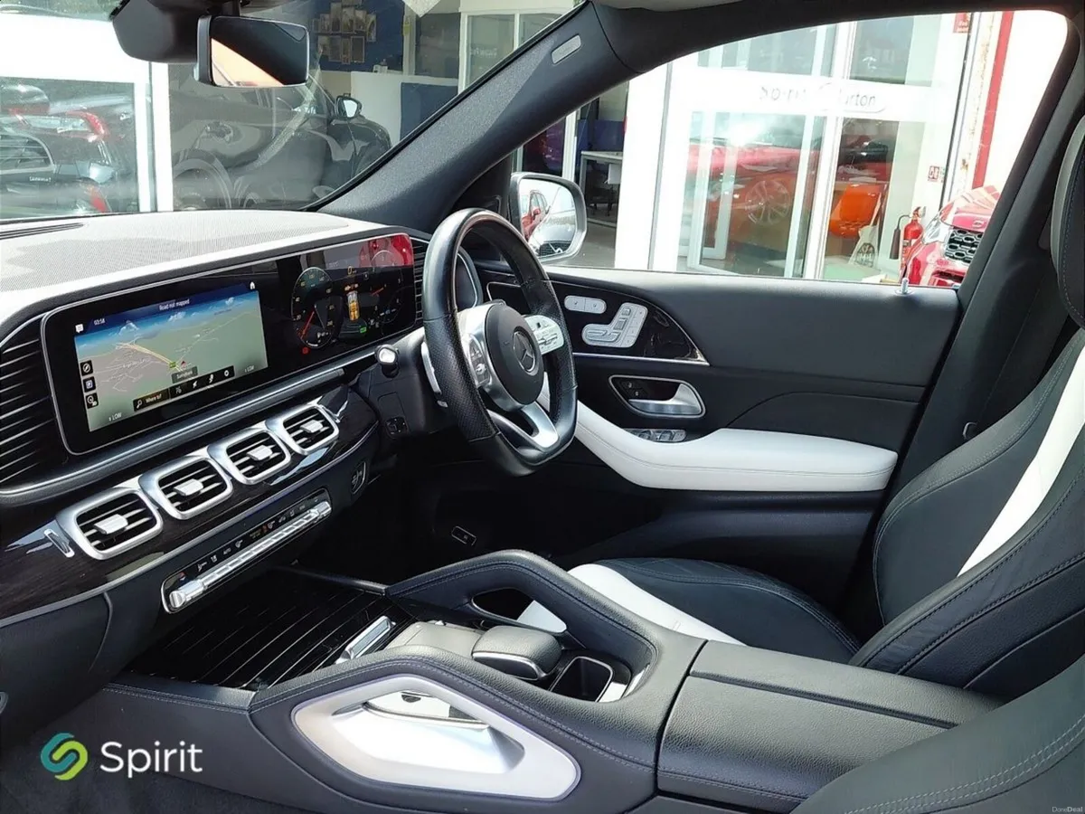Mercedes-Benz GLE 7SEATS AMG NIGHT GLE 300D - Image 3