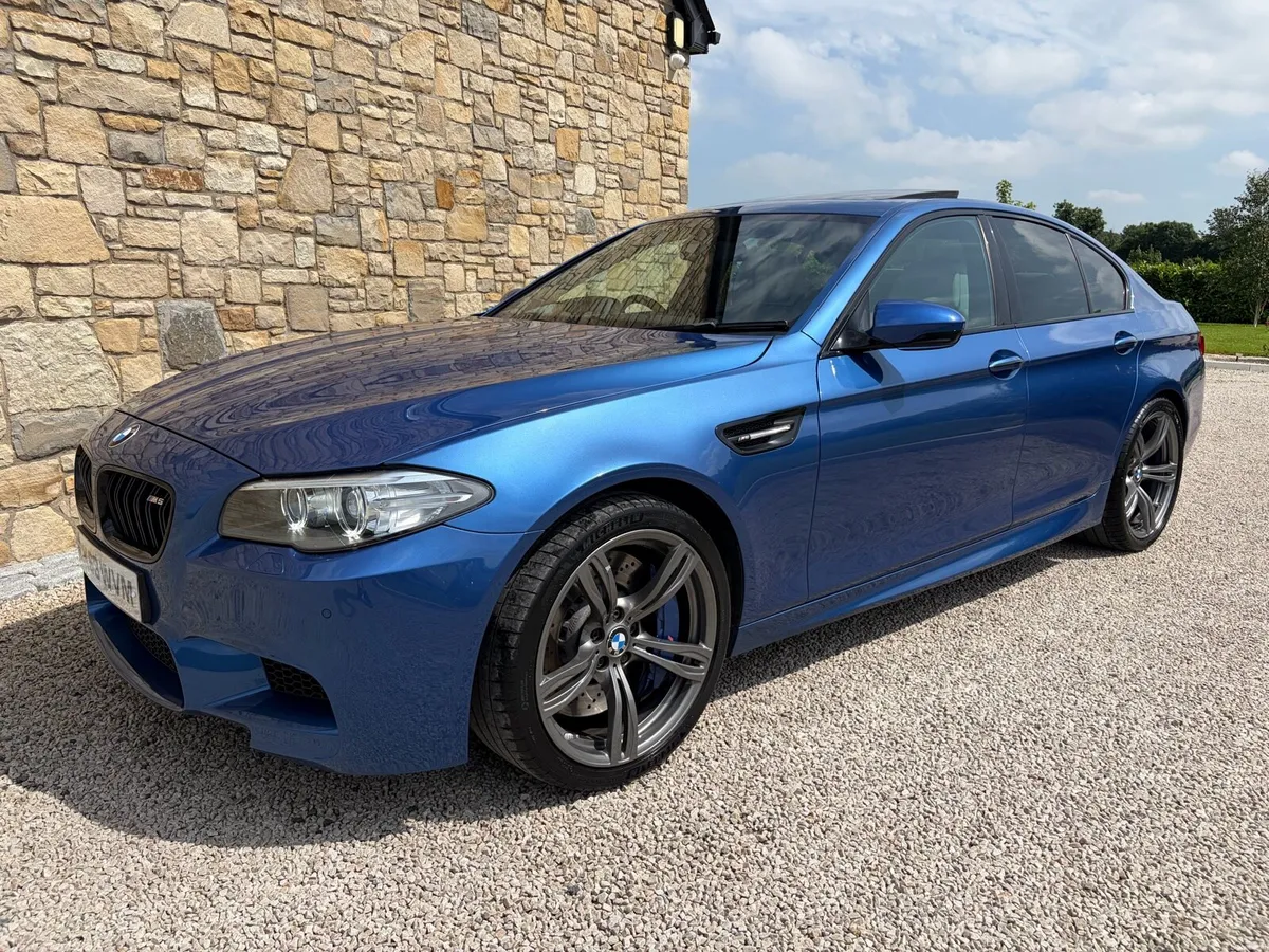 BMW M5 550BHP FSH / MASSIVE SPEC ON THIS CAR - Image 3