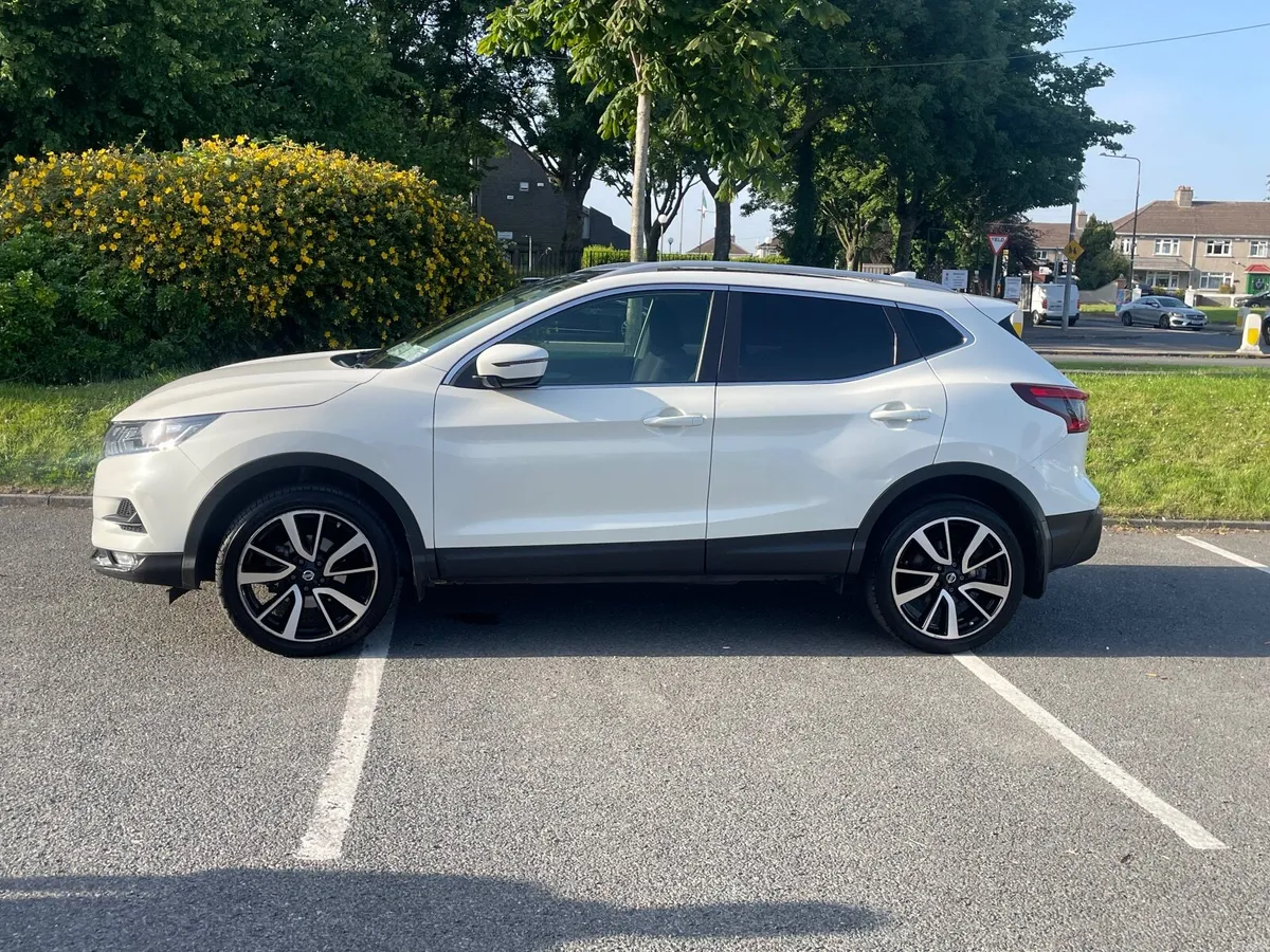 Nissan Qashqai 2018 Panoramic Glass Roof - Image 2