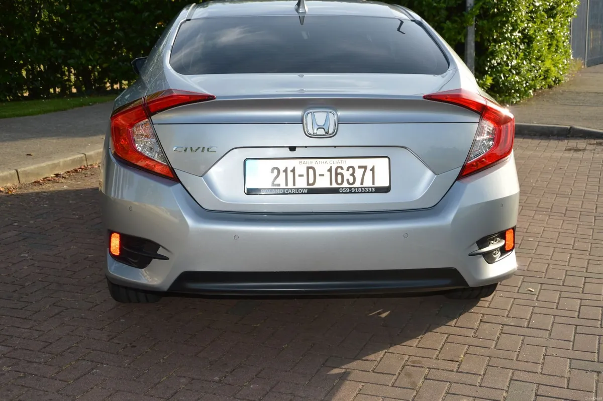 Honda Civic 2021 - Image 4