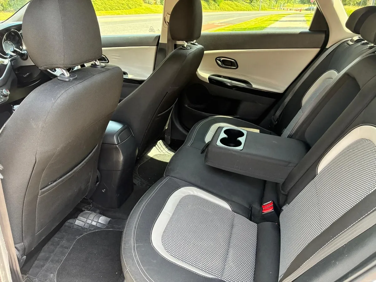 Kia Ceed 2013 Ecodynamics Estate - Image 2