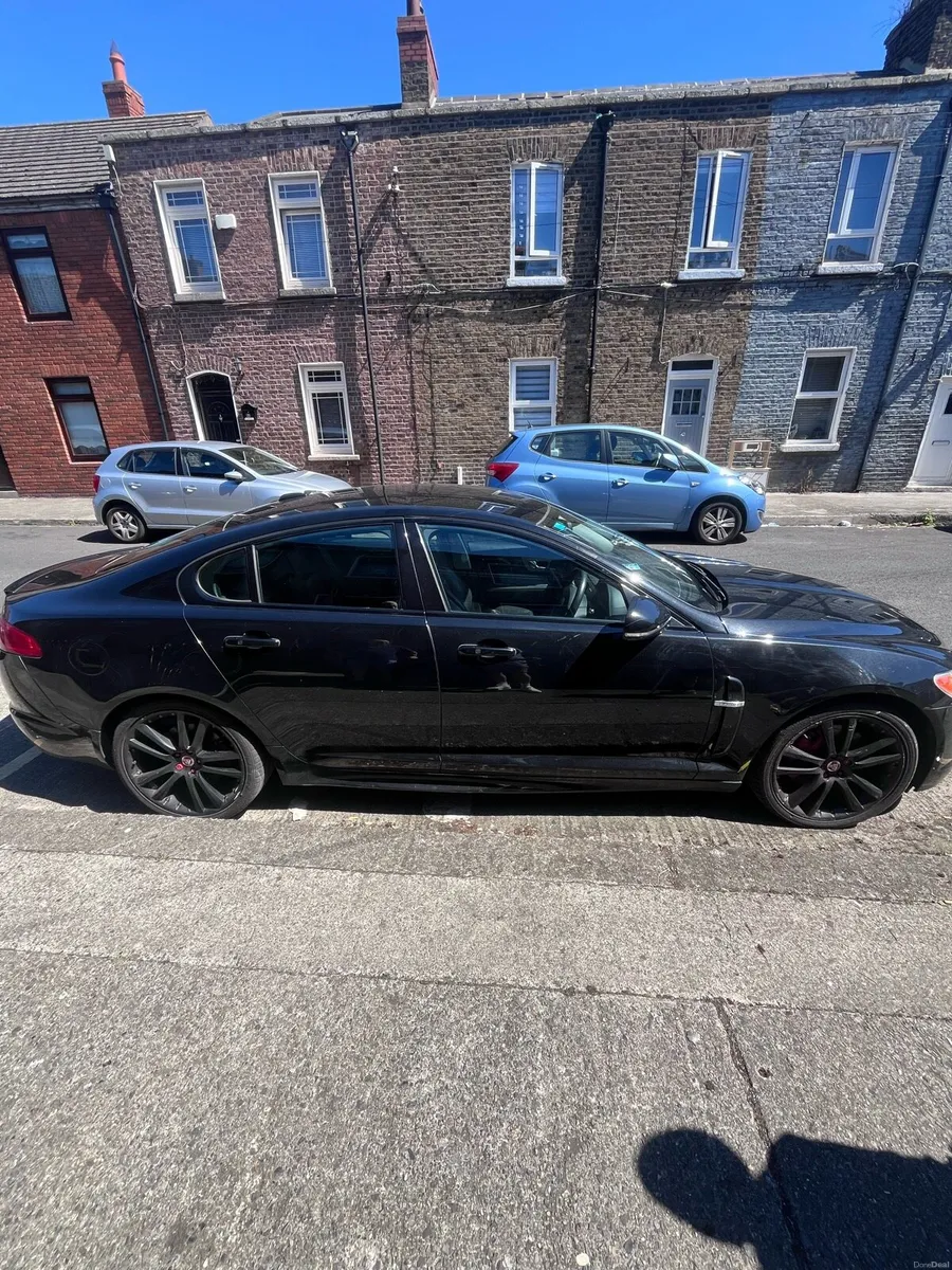 Jaguar XF 2010 - Image 3