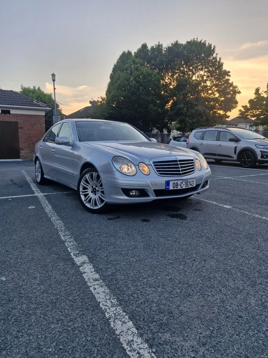 Mercedes-Benz E-Class 2008 - Image 2