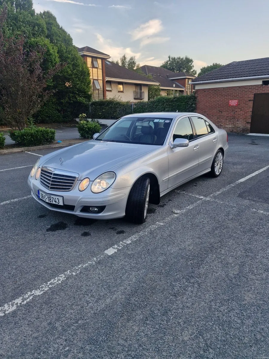 Mercedes-Benz E-Class 2008 - Image 4