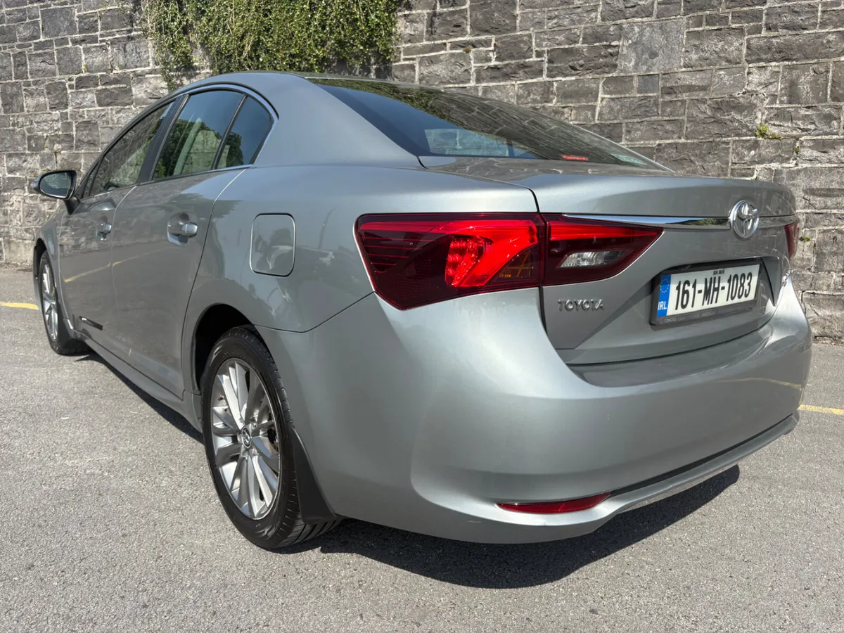 16 Toyota Avensis Only 72K  KMs!!! FSH! Like new! - Image 2