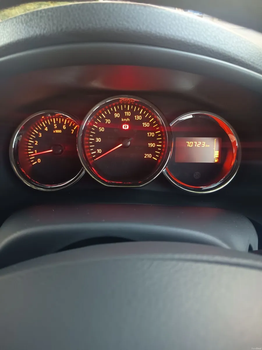 Dacia Logan Signature Prime  TCE 0.9 Petrol - Image 4