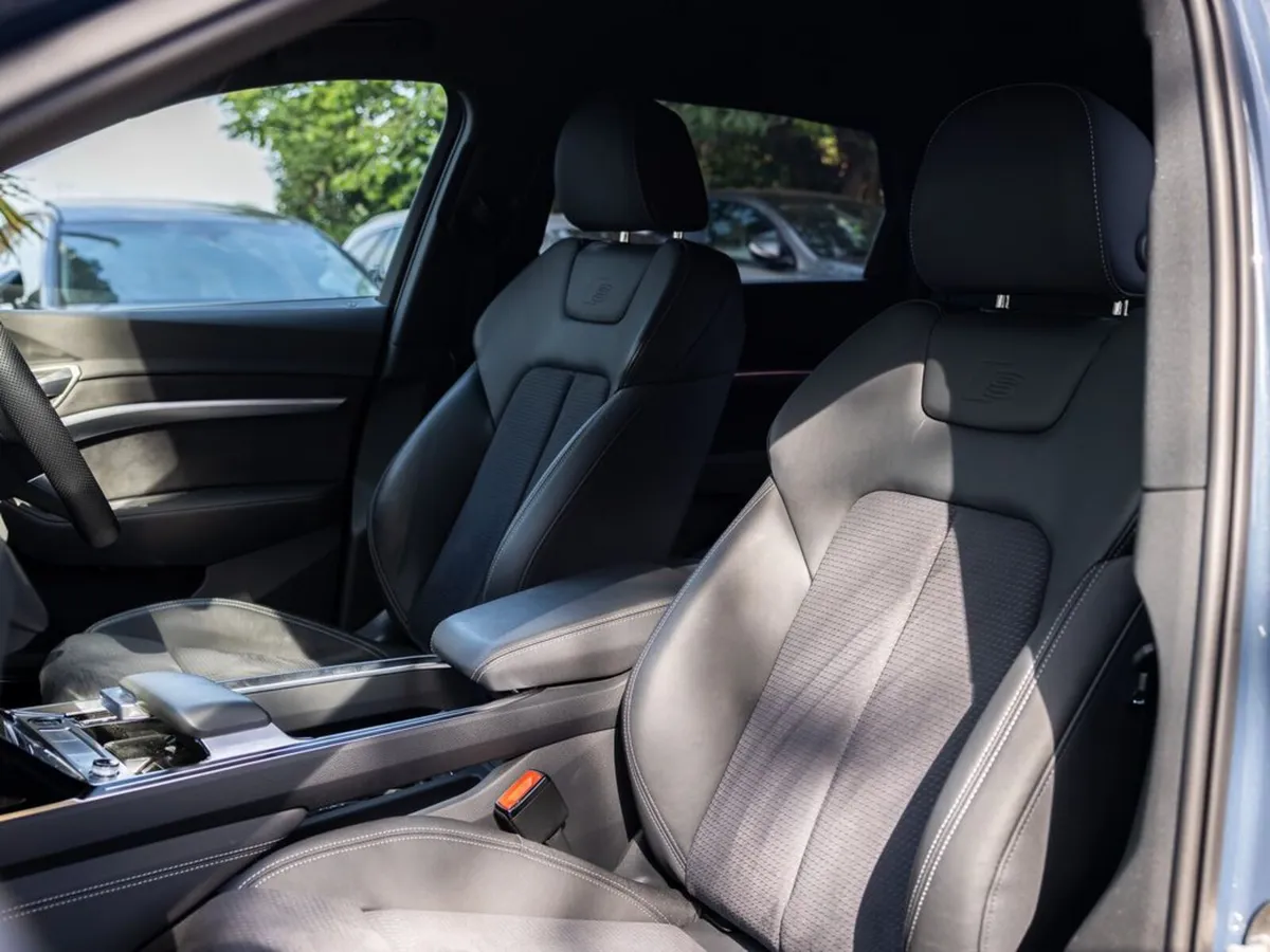 Audi Q8 e-tron 55 Quattro S Line Black Edition - Image 3