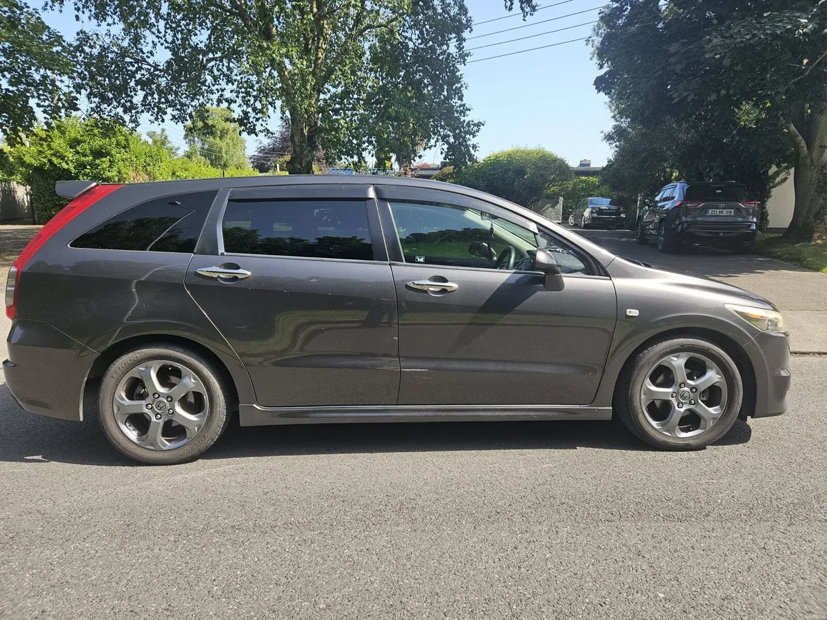 Honda Stream RSZ 1.8l 7 Seater Automatic - Image 1