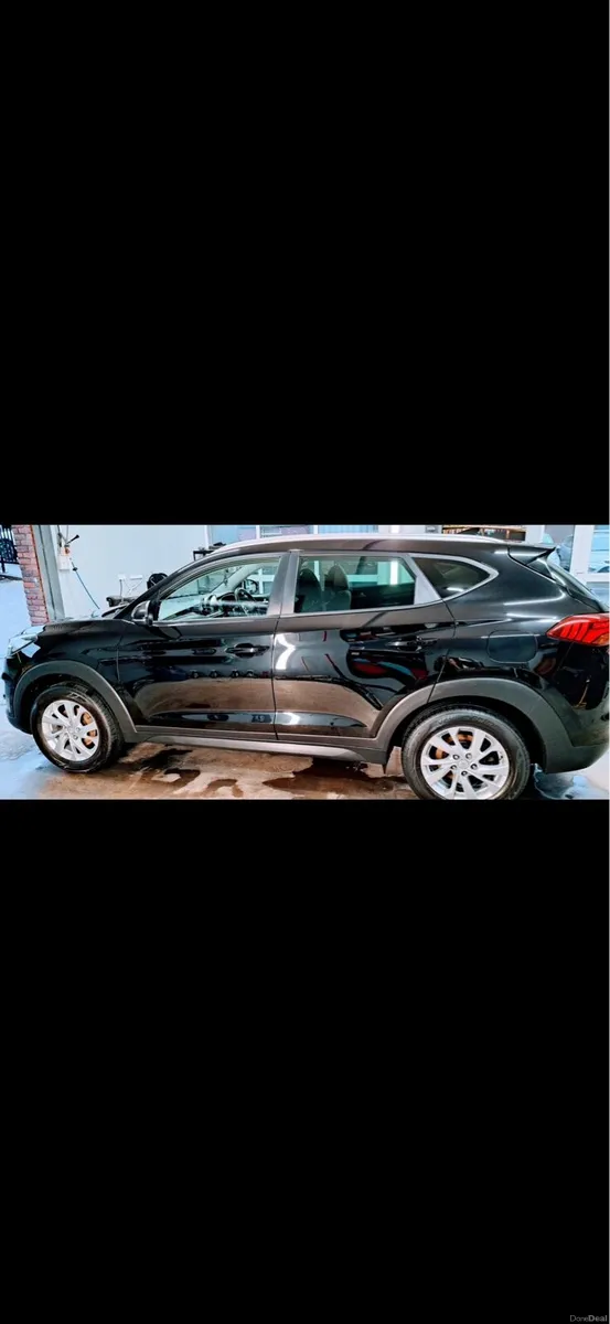 Hyundai Tucson 1.6 GDi SE Nav 5dr 2WD black petrol - Image 1