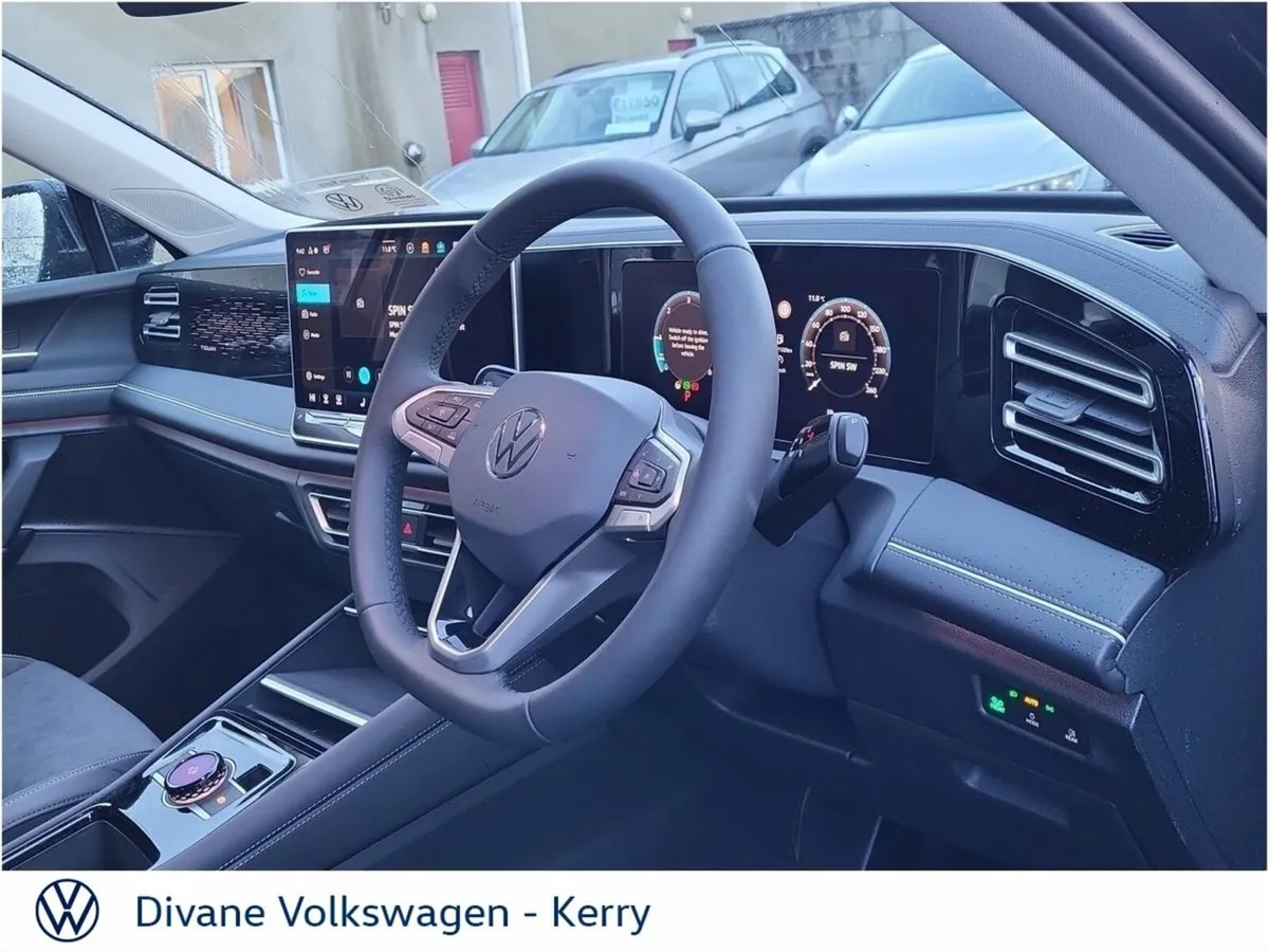 Volkswagen Tiguan ELEGANCE 2.0 TDI 150 BHP AUTOMAT - Image 4