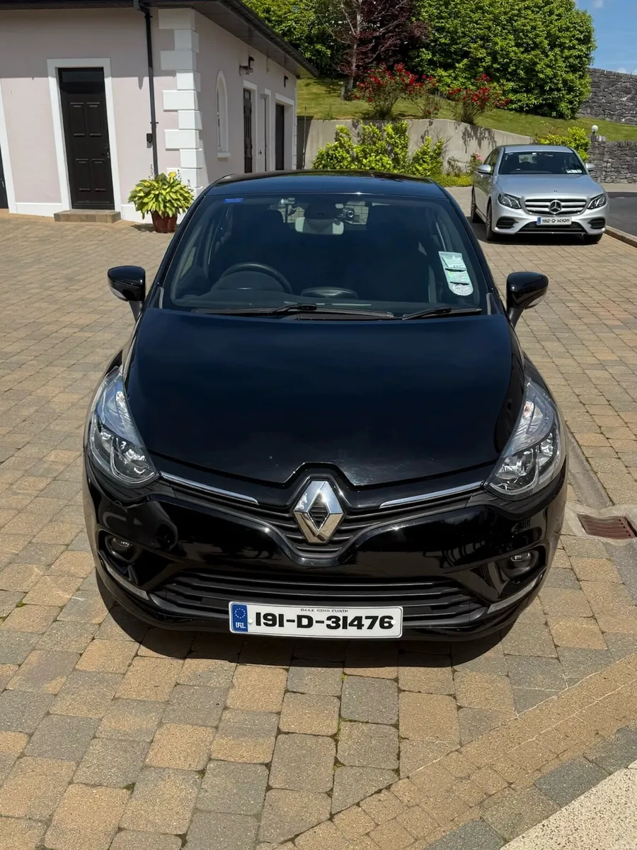 2019 Renault Clio - Image 1