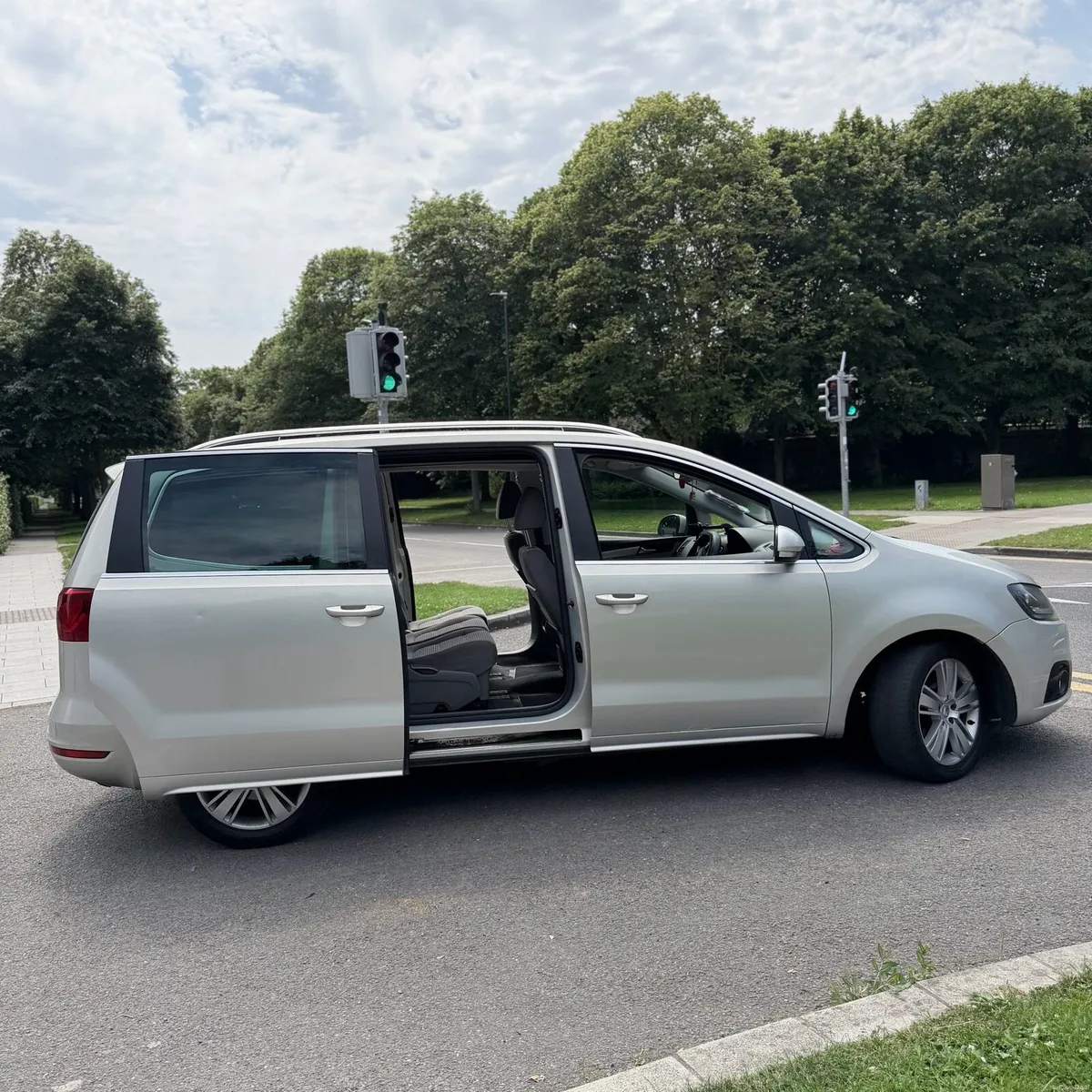 Seat Alhambra 2l tdi fresh Nct and tax - Image 4