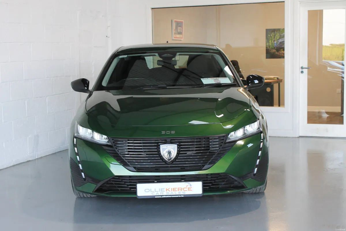 Peugeot 308 2023, Active 1.2 Automatic - Image 3