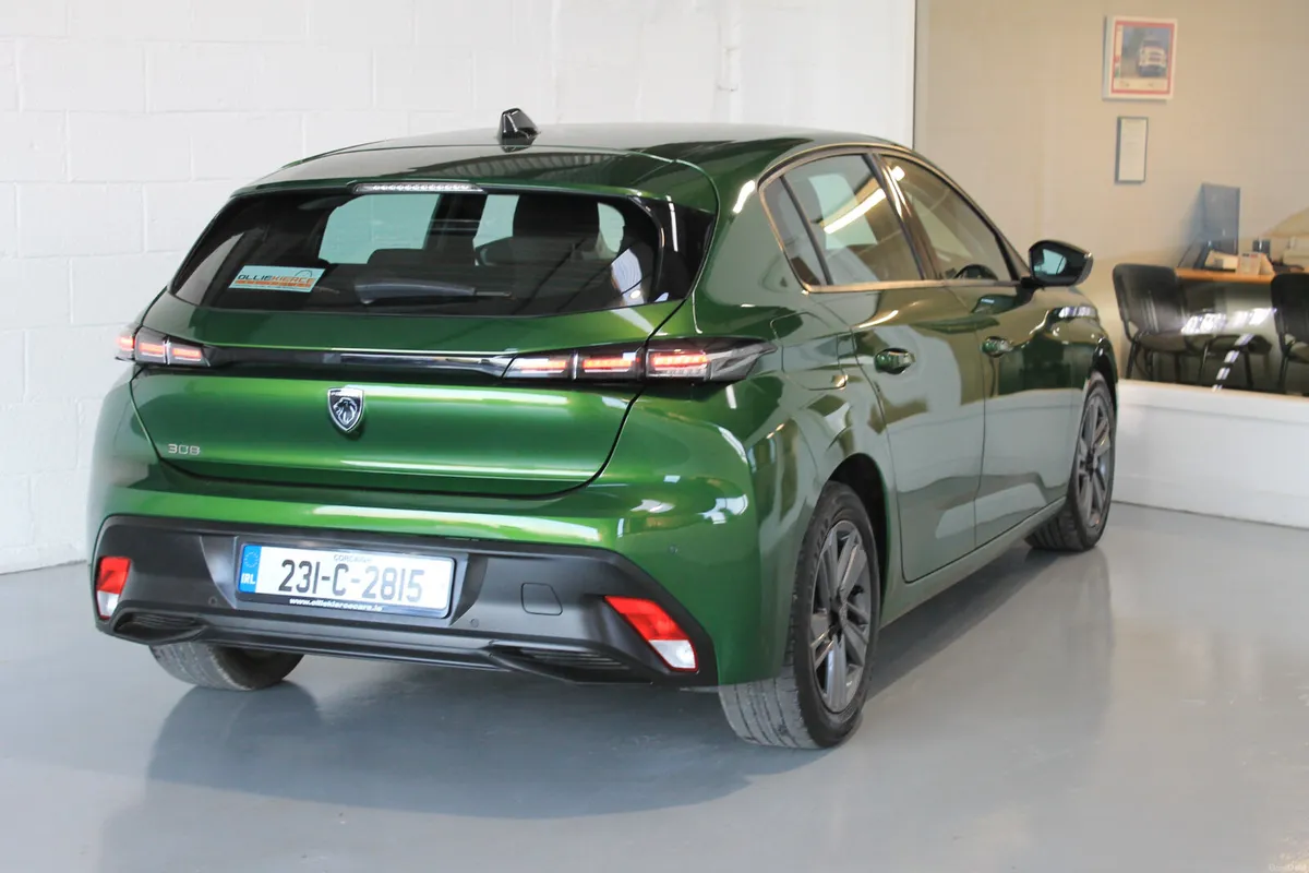 Peugeot 308 2023, Active 1.2 Automatic - Image 6