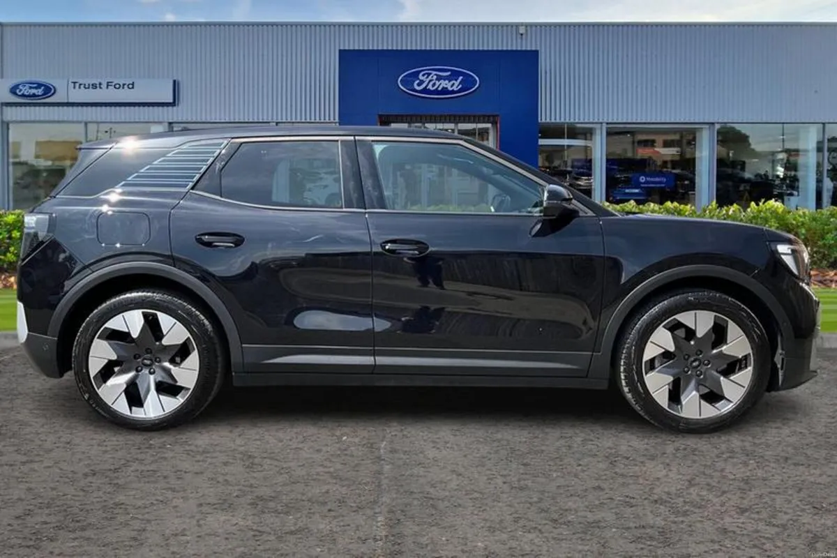 Ford Explorer Extended Range 77kWh Premium SUV 5dr - Image 3
