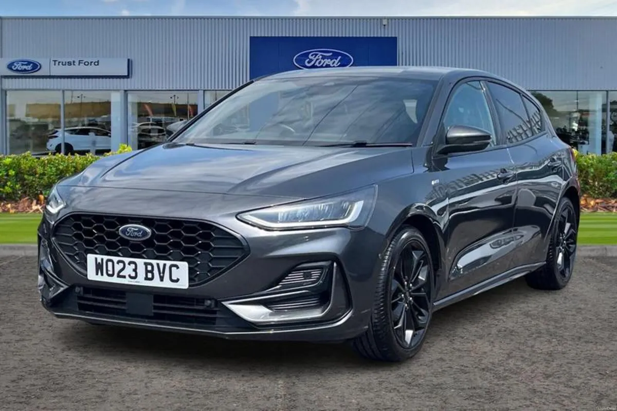 Ford Focus 1.0 EcoBoost Hybrid mHEV 155 ST-Line X - Image 5