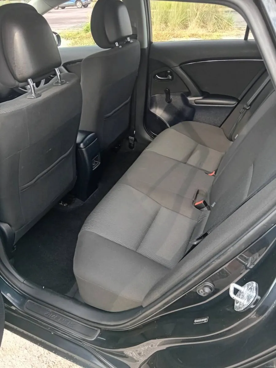 Toyota avensis - Image 4