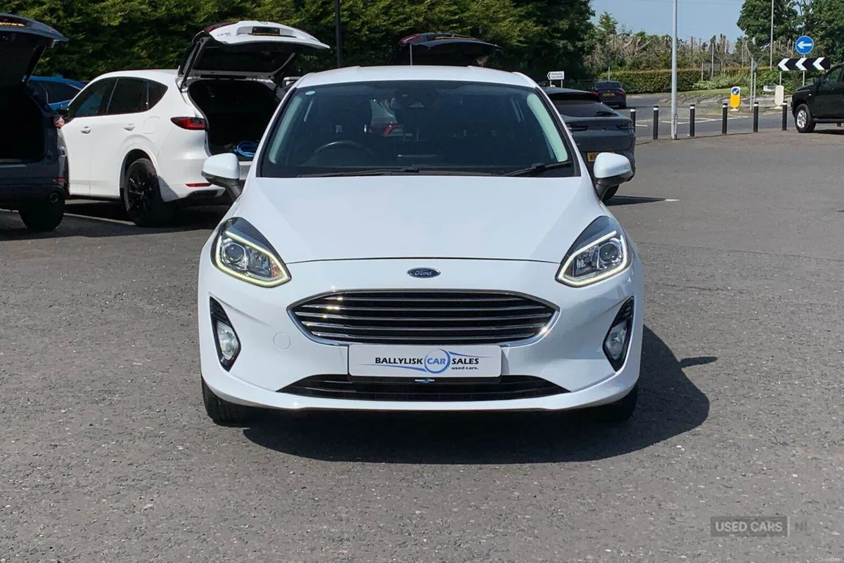 Ford Fiesta 1.1 Ti-VCT 85PS Zetec in White with 46 - Image 4
