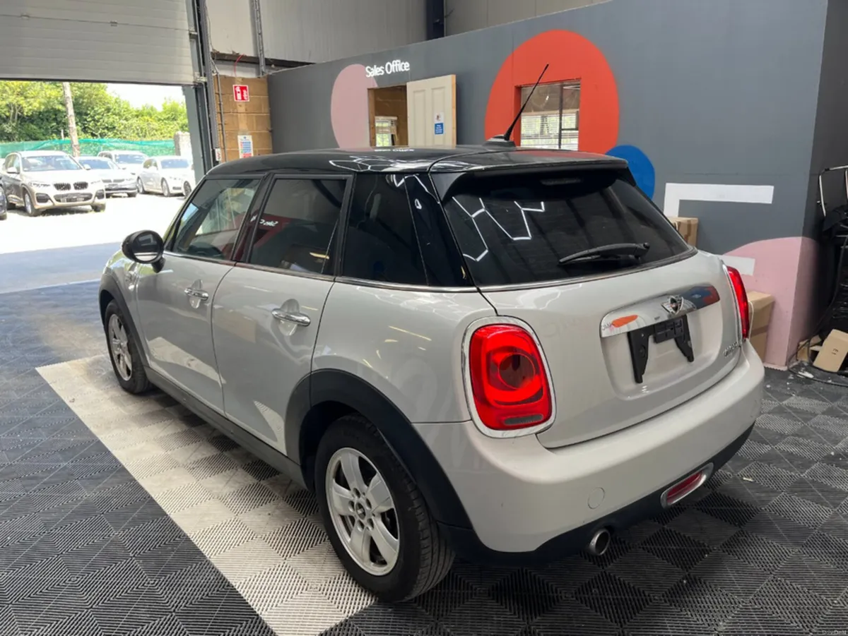 Mini Cooper 2016 MINI COOPER 1.5 AUTOMATIC / CRUIS - Image 4
