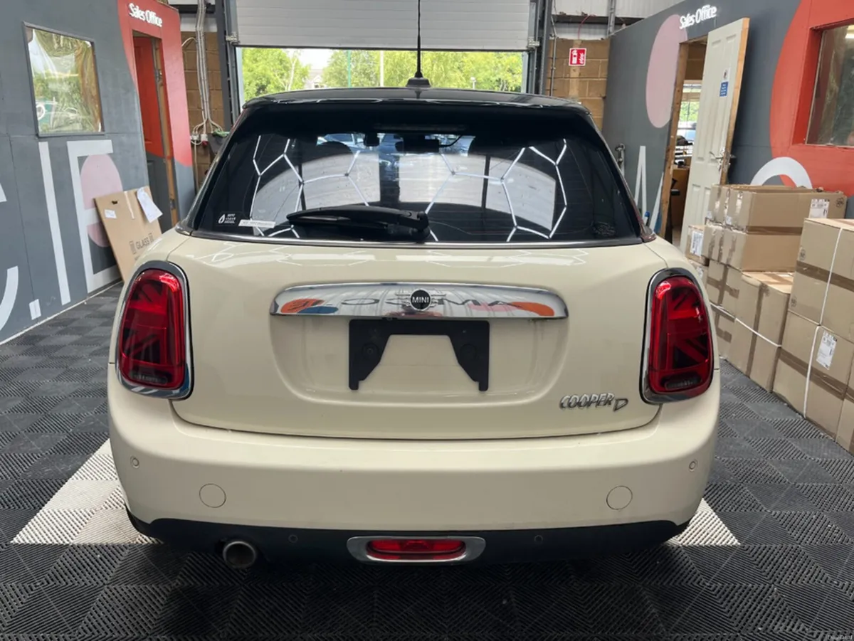 Mini Cooper 2019 MINI COOPER 1.5 AUTOMATIC / CRUIS - Image 3