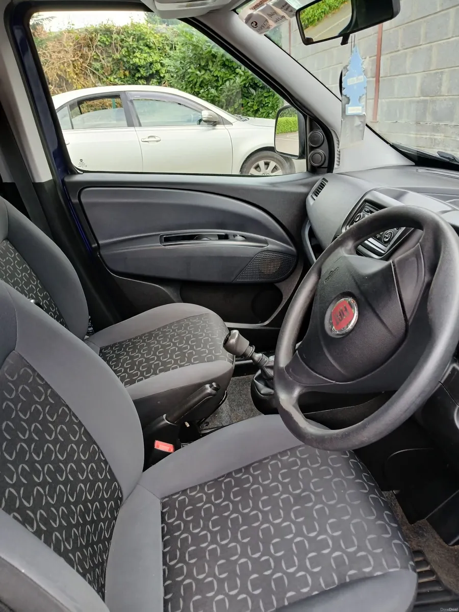 Fiat Doblo 2011 - Image 2