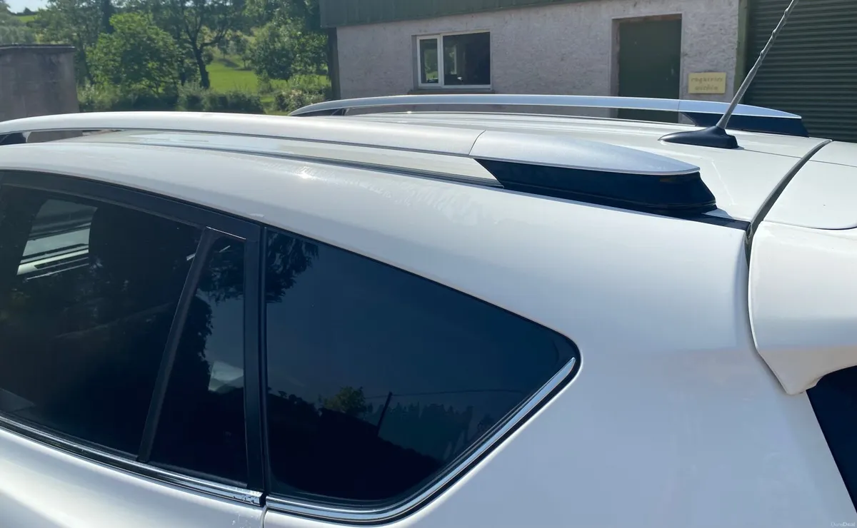 Toyota RAV4 2015 - Image 2