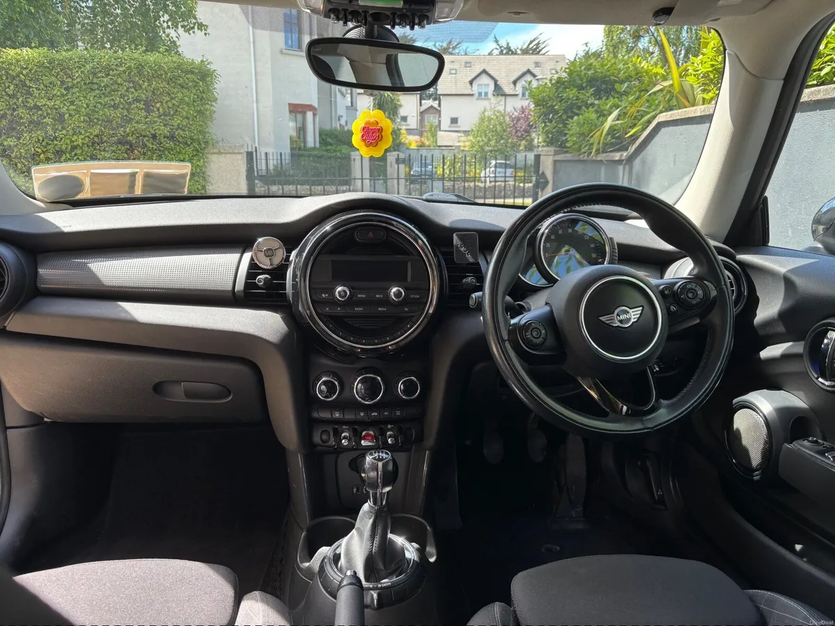 Mini Cooper 2017, petrol , manual - Image 6