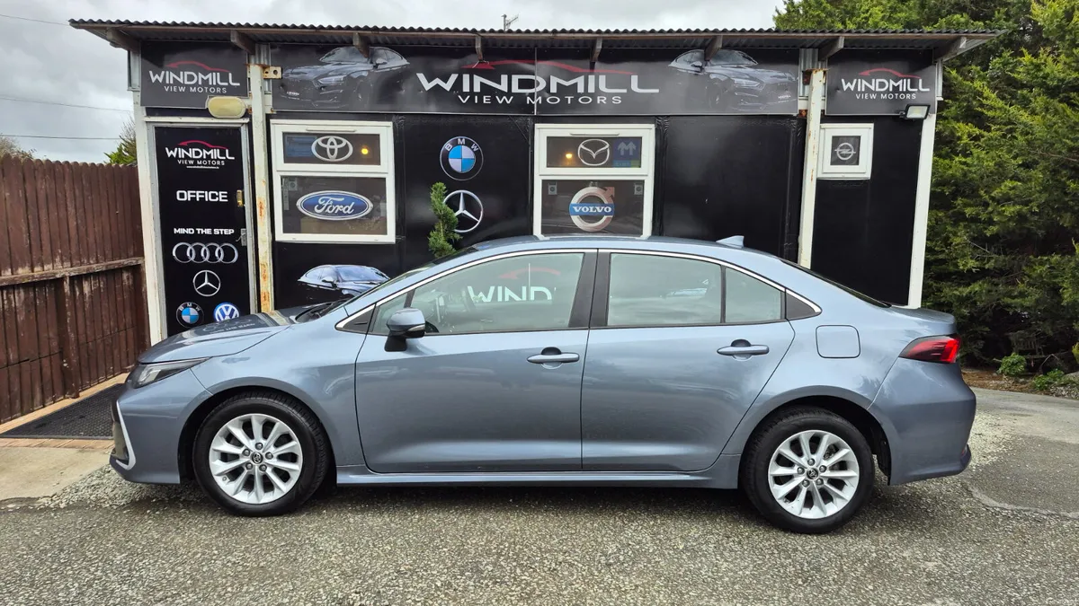 Toyota Corolla Luna Sport 1.8 Petrol Hybrid 2019 - Image 6