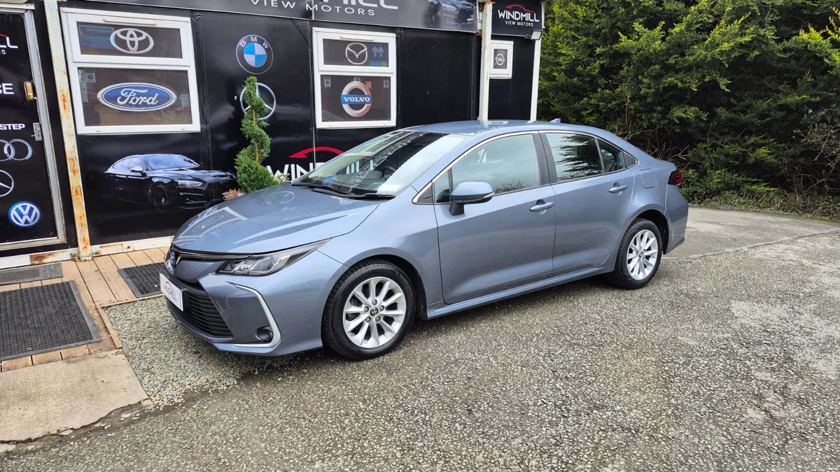 Toyota Corolla Luna Sport 1.8 Petrol Hybrid 2019 - Image 5
