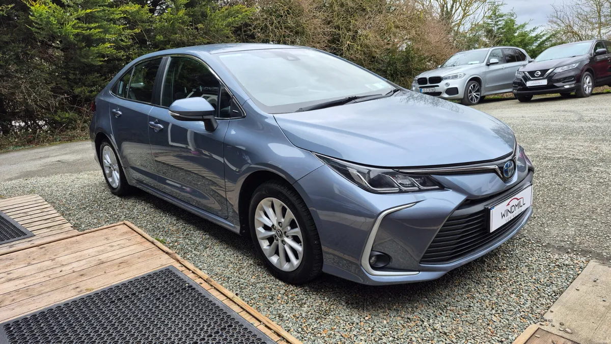 Toyota Corolla Luna Sport 1.8 Petrol Hybrid 2019 - Image 2