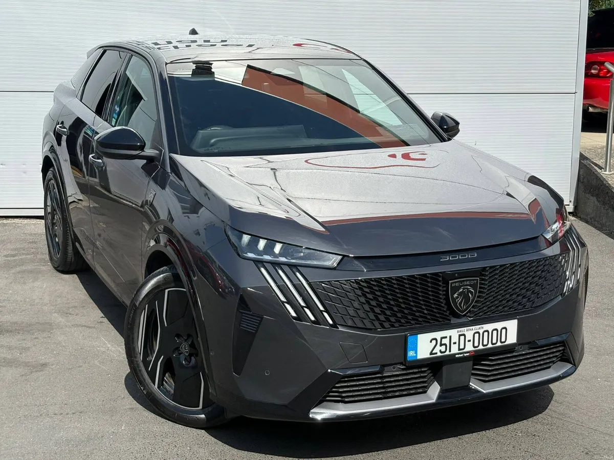 2025 Peugeot 3008e GT Line, 73kwh, 20" Alloys - Image 3