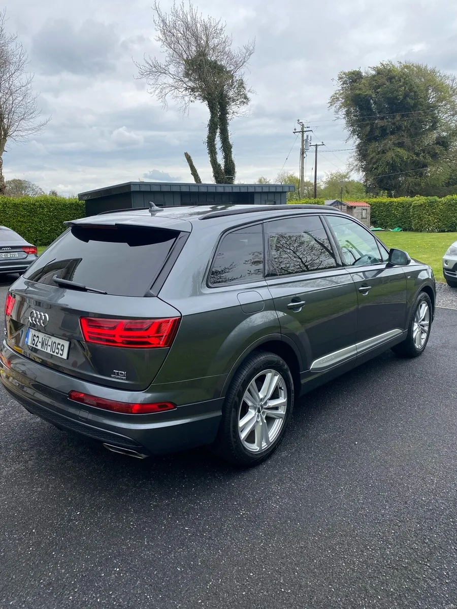 Audi Q7 - Image 1