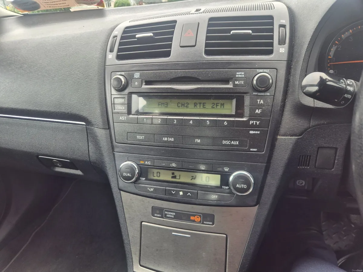 11 Toyota Avensis 1.6 Petrol Strata Sal - Image 4