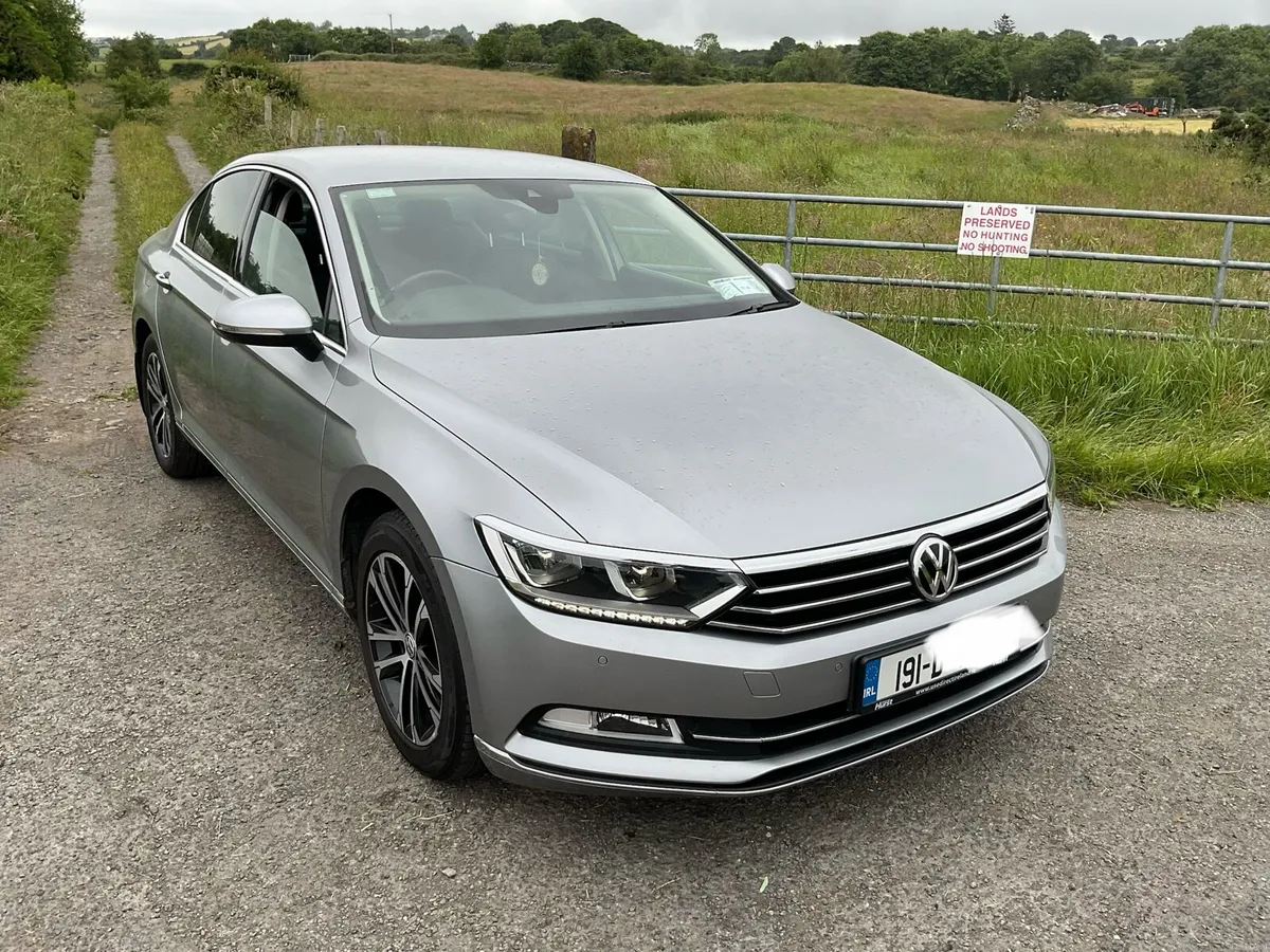 19 Volkswagen Passat - Image 2