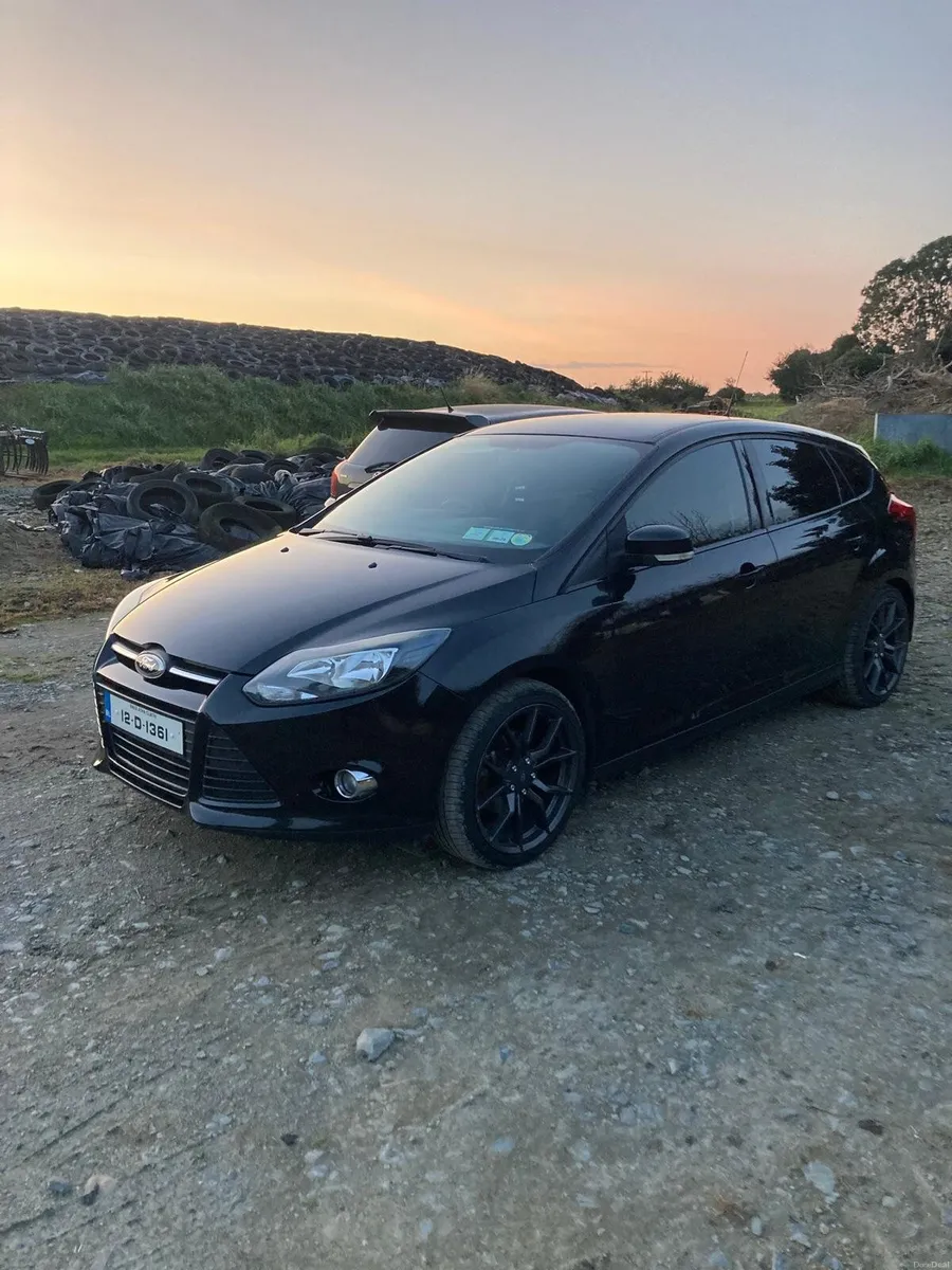 Ford Focus 2012 - Image 2