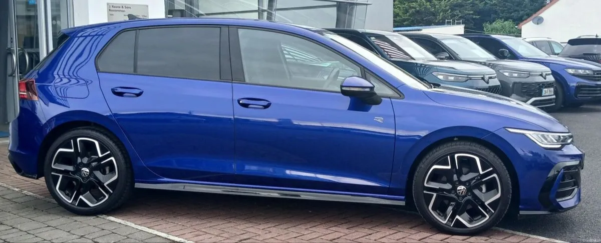 Volkswagen Golf R-LINE 2.0 TDI 150HP **REAR VIEW C - Image 2