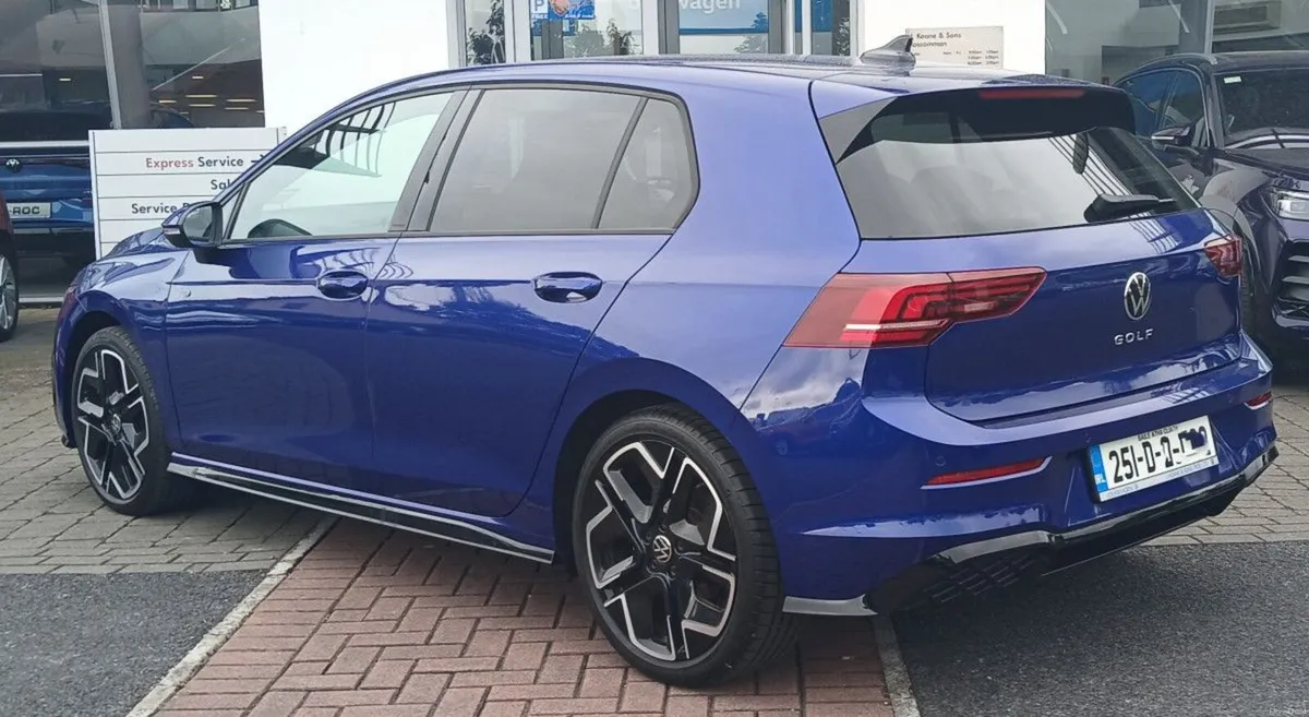 Volkswagen Golf R-LINE 2.0 TDI 150HP **REAR VIEW C - Image 4