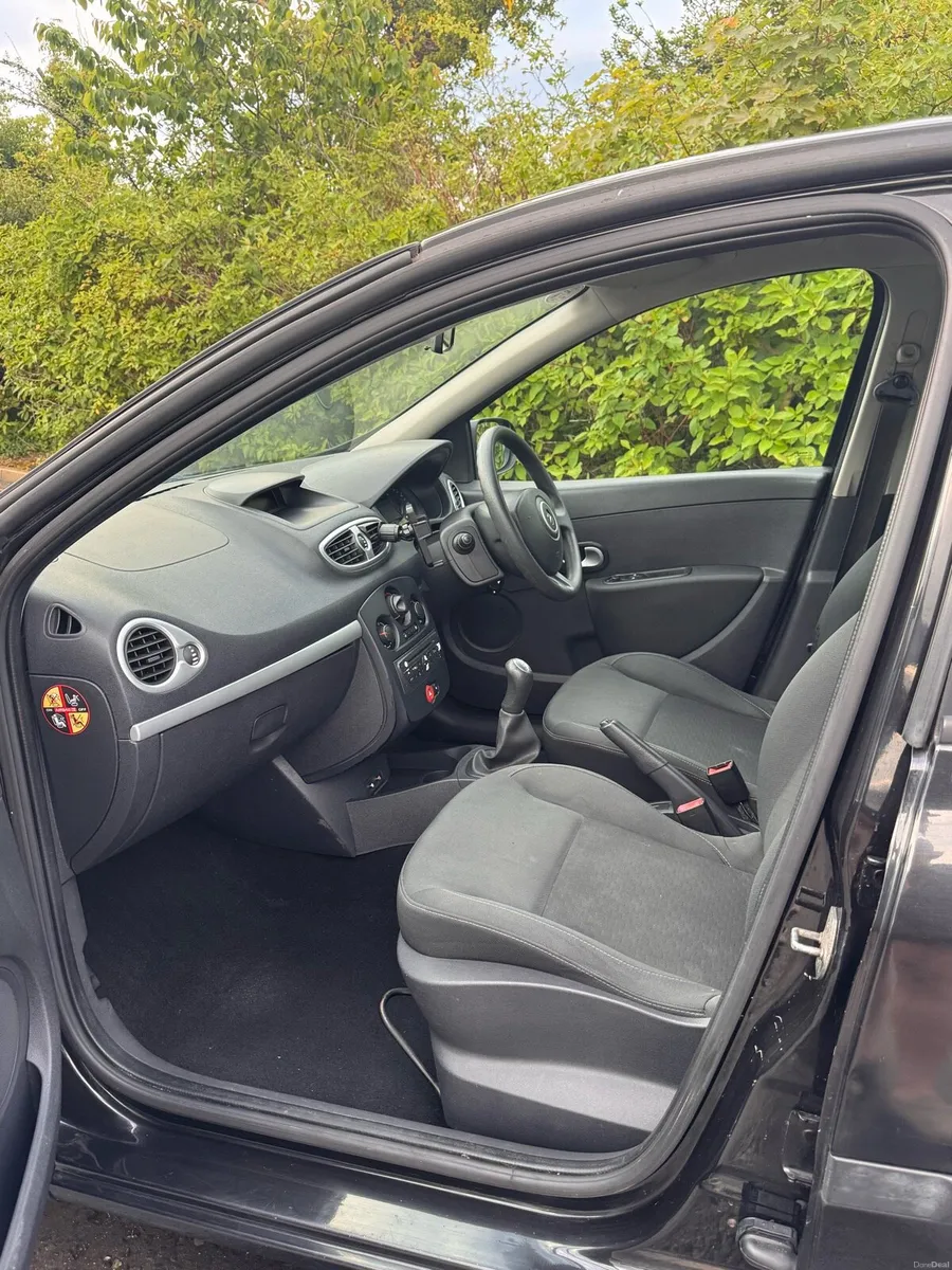 Renault Clio - Image 4