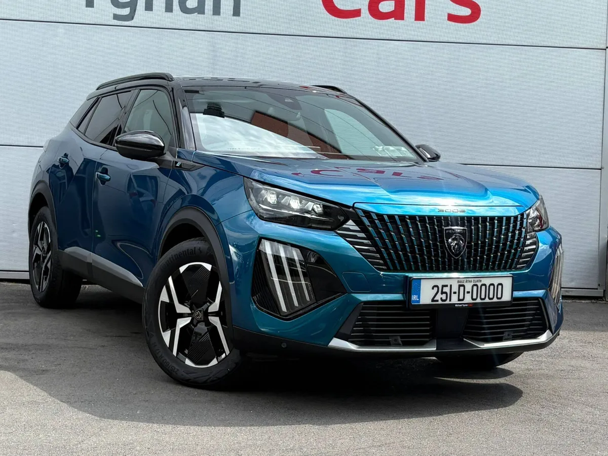 2025 Peugeot 2008e GT Line, Camera, 17" Alloys - Image 2