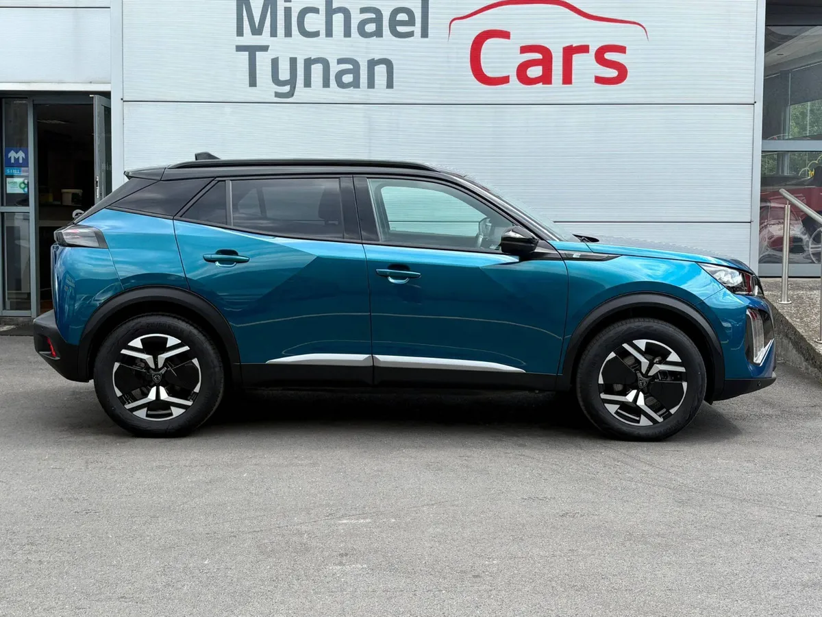 2025 Peugeot 2008e GT Line, Camera, 17" Alloys - Image 6