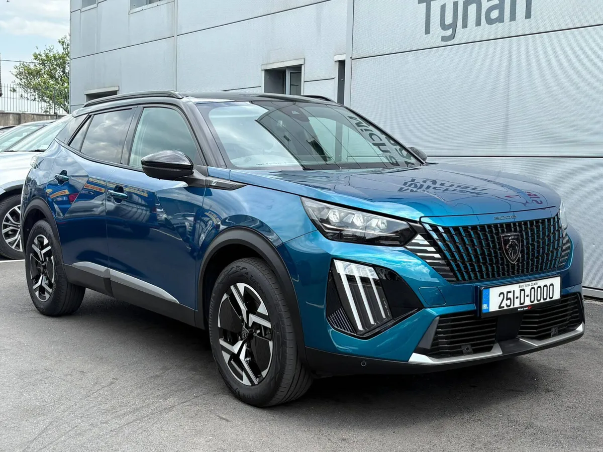 2025 Peugeot 2008e GT Line, Camera, 17" Alloys - Image 5