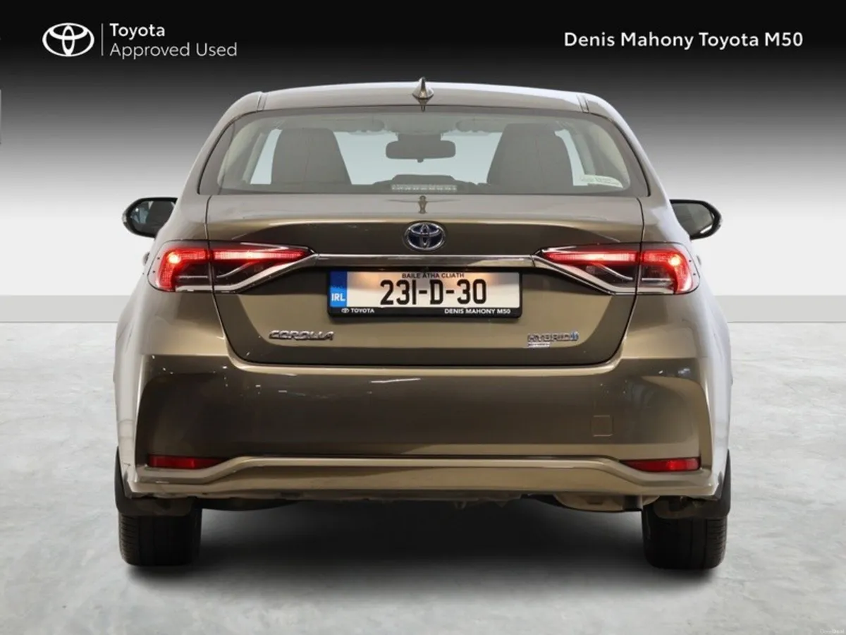 Toyota Corolla Luna Hybrid Saloon - Image 4