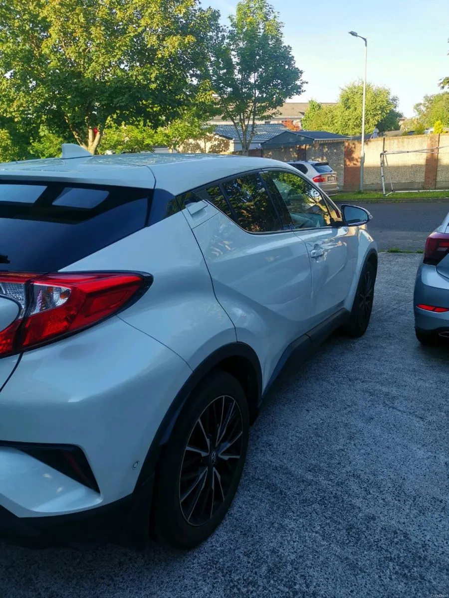 TOYOTA C-HR .1.2L T.Luna 5dr only 50900km Manual - Image 6
